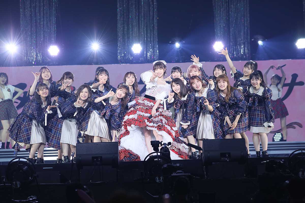 卒業ライブ Akb48最後の1期生 峯岸みなみの卒コンに現役メンバー64名と卒業生31名が集結 チビ助のオタ速ちゃんねる