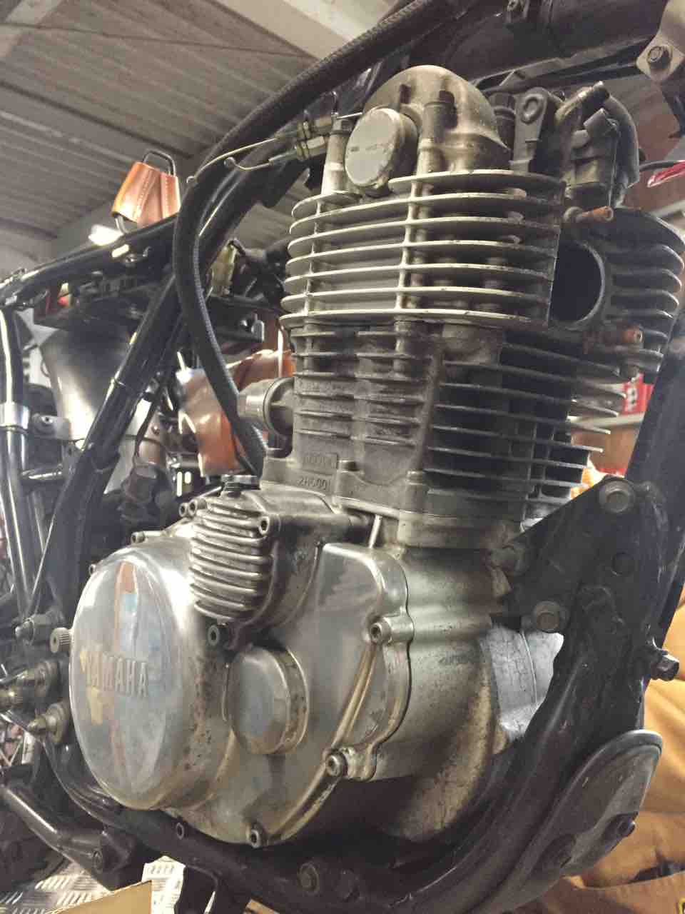 送料無料 店舗 SR400エンジン① : ヨーロピアンシングル＆ツイン『TICKLE』 パーツ