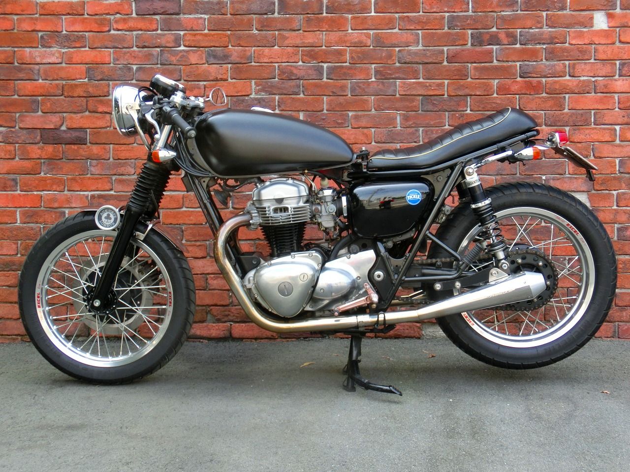 カワサキ　W650 旧車風カスタム　キャストホイール　アルミタンク　集合管 カワサキ W650 旧車風カスタム キャストホイール アルミタンク 集合管