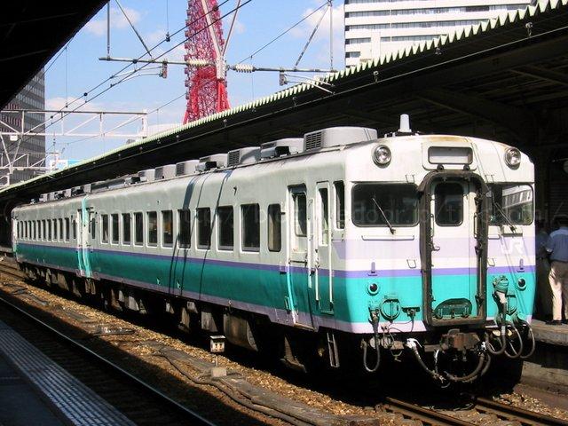 キハ58津山色、583系東北夏祭り号 : tiedaomi