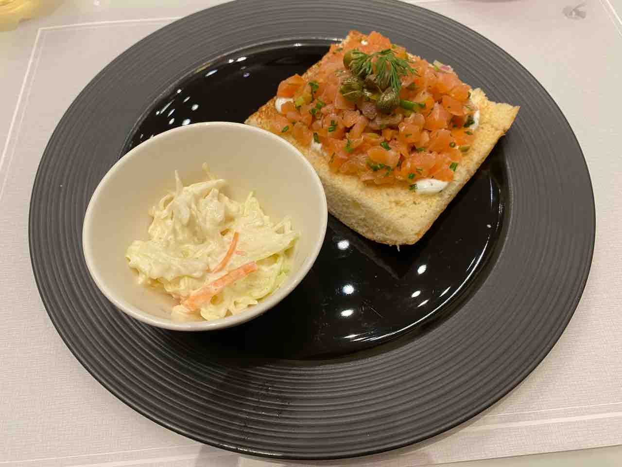 アフタヌーンティーが機内食 さくらのla日記