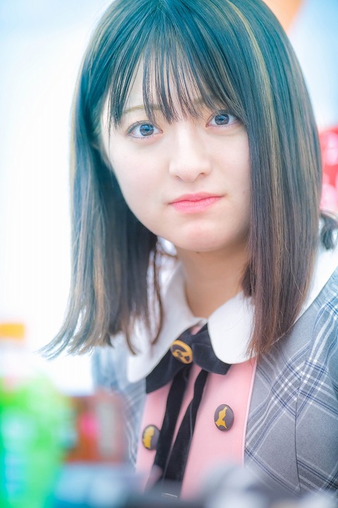 AKB48 チーム8 佐藤七海 直筆サイン入り水着チェキ