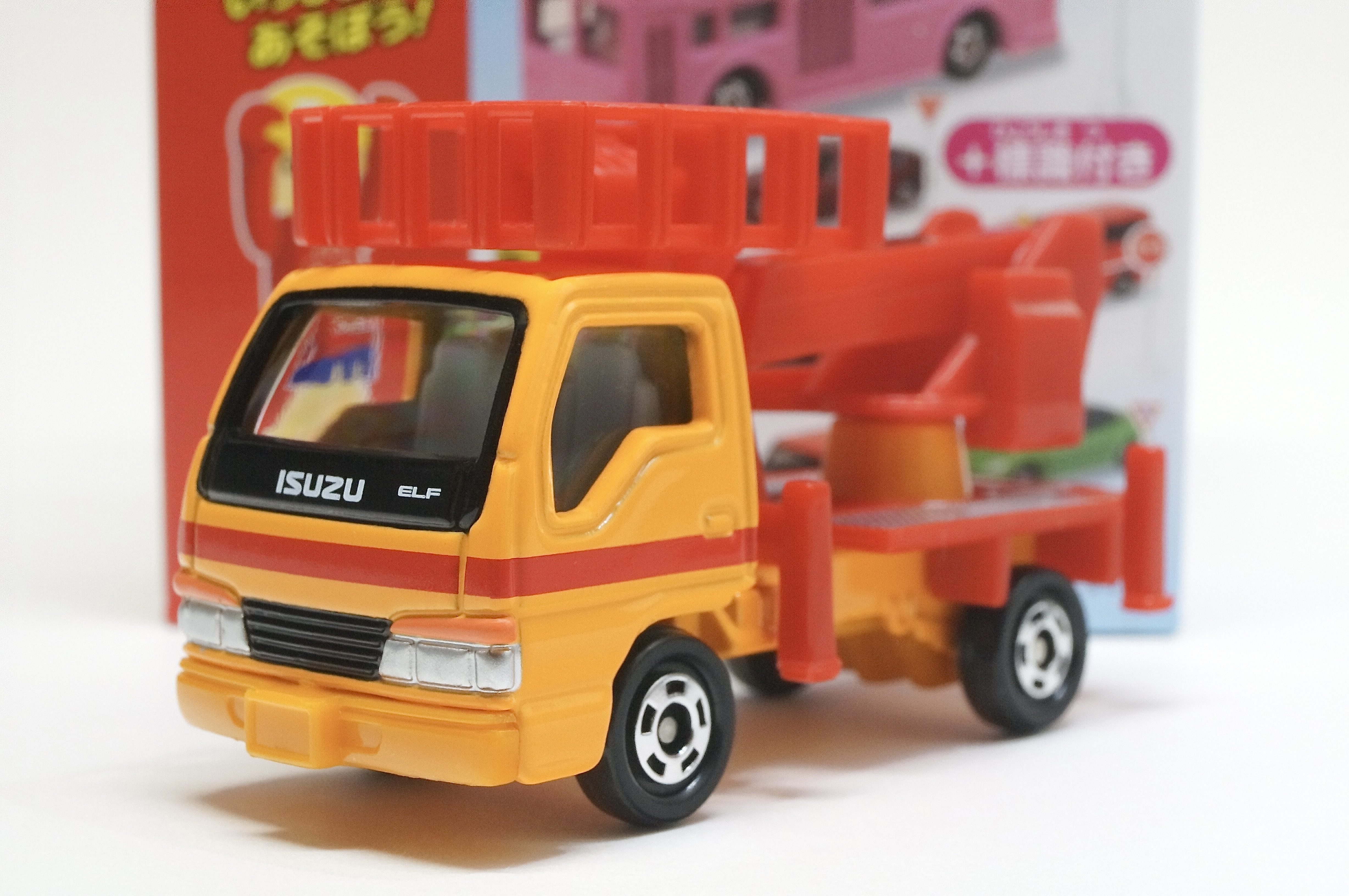 トミカ 標識セット いすゞ エルフ 高所作業車 : トミカ探求日記