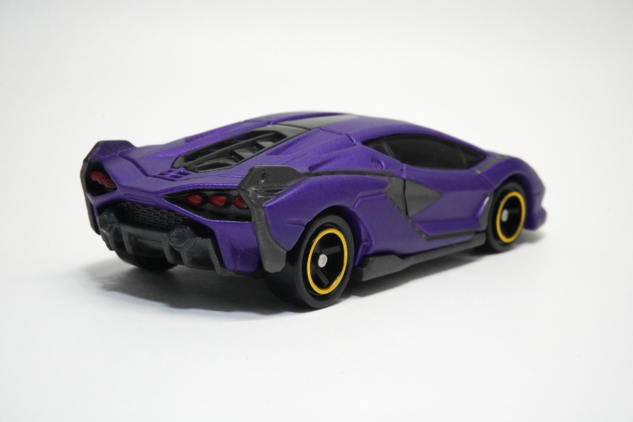 トミカ LAMBORGHINI Sián FKP 37 2個セット　アジア s-l400.jpg