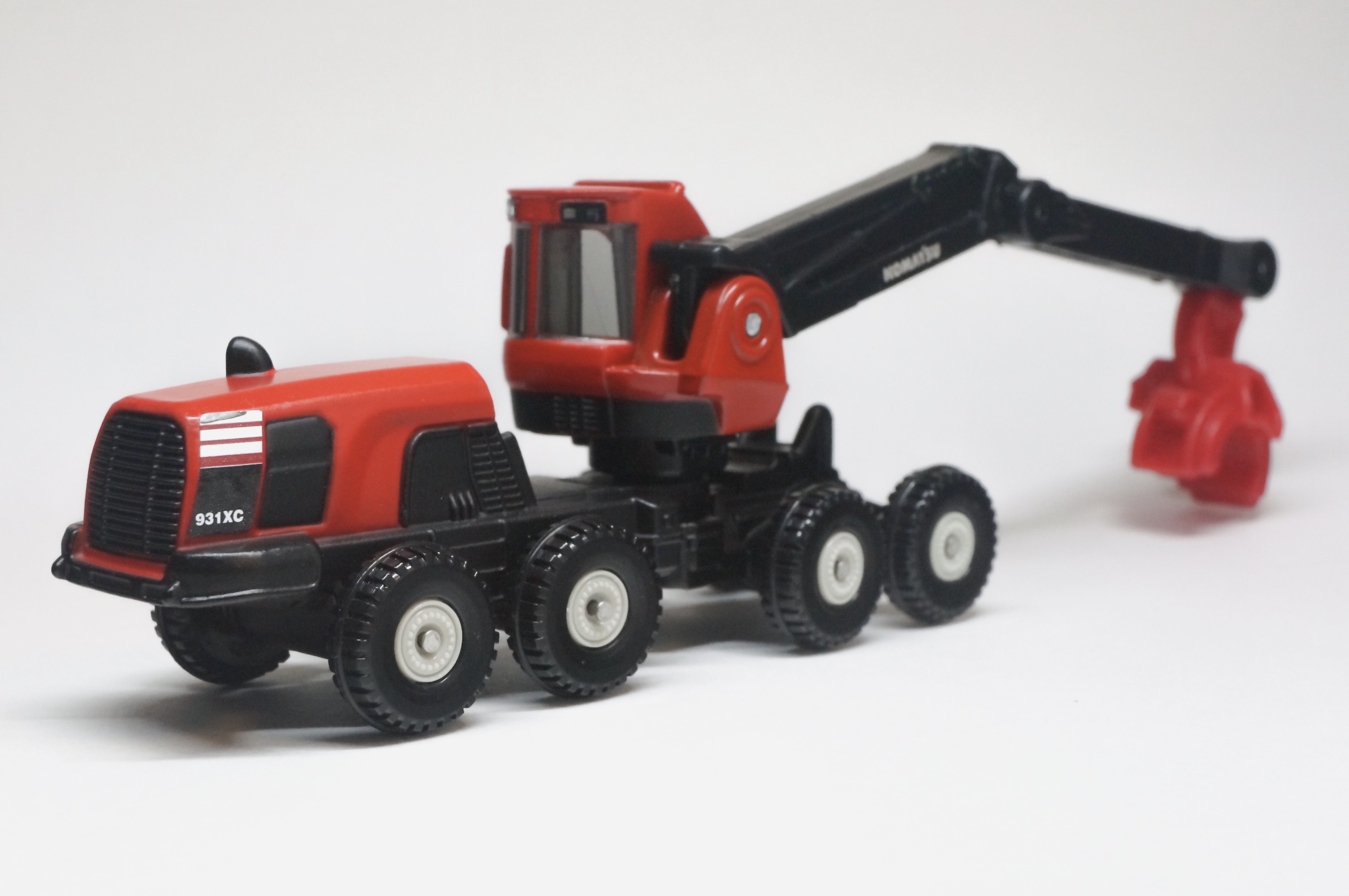 No.136 コマツ ハーベスタ 931XC : トミカ探求日記