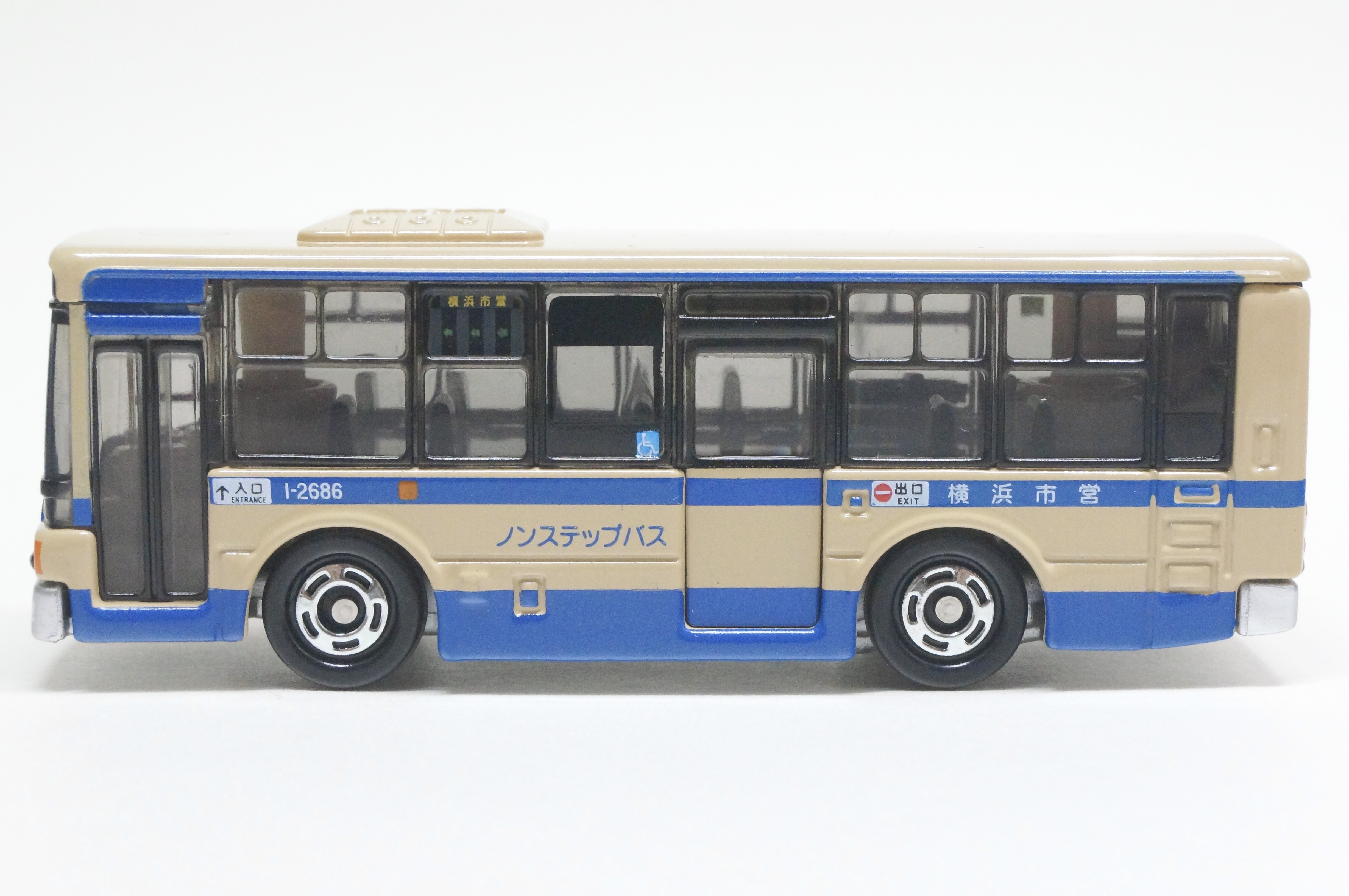 横浜市営バスオリジナル 三菱ふそう エアロスター : トミカ探求日記
