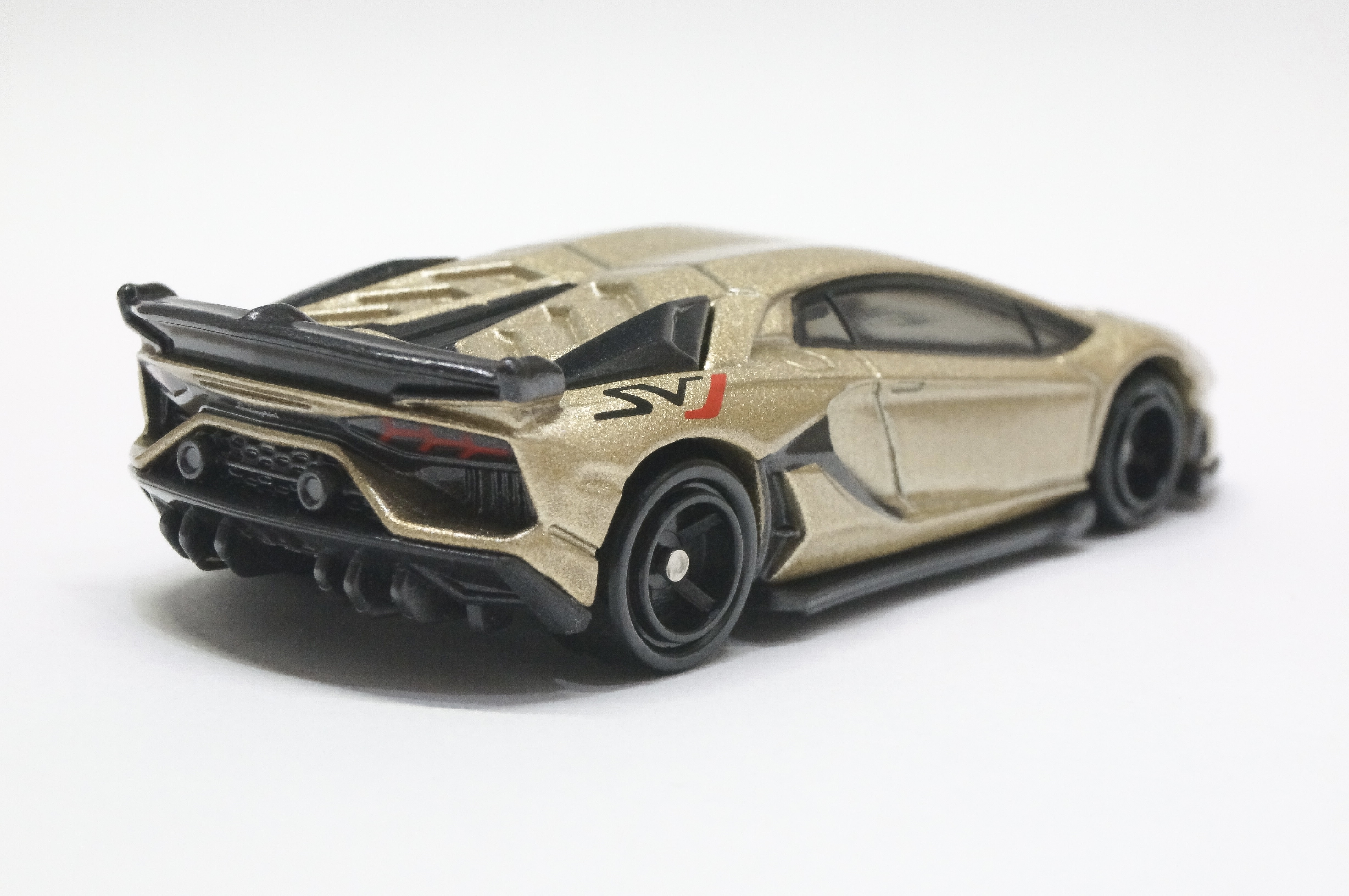 トミカ ランボルギーニ アヴェンタドール SVJ キャンペーン