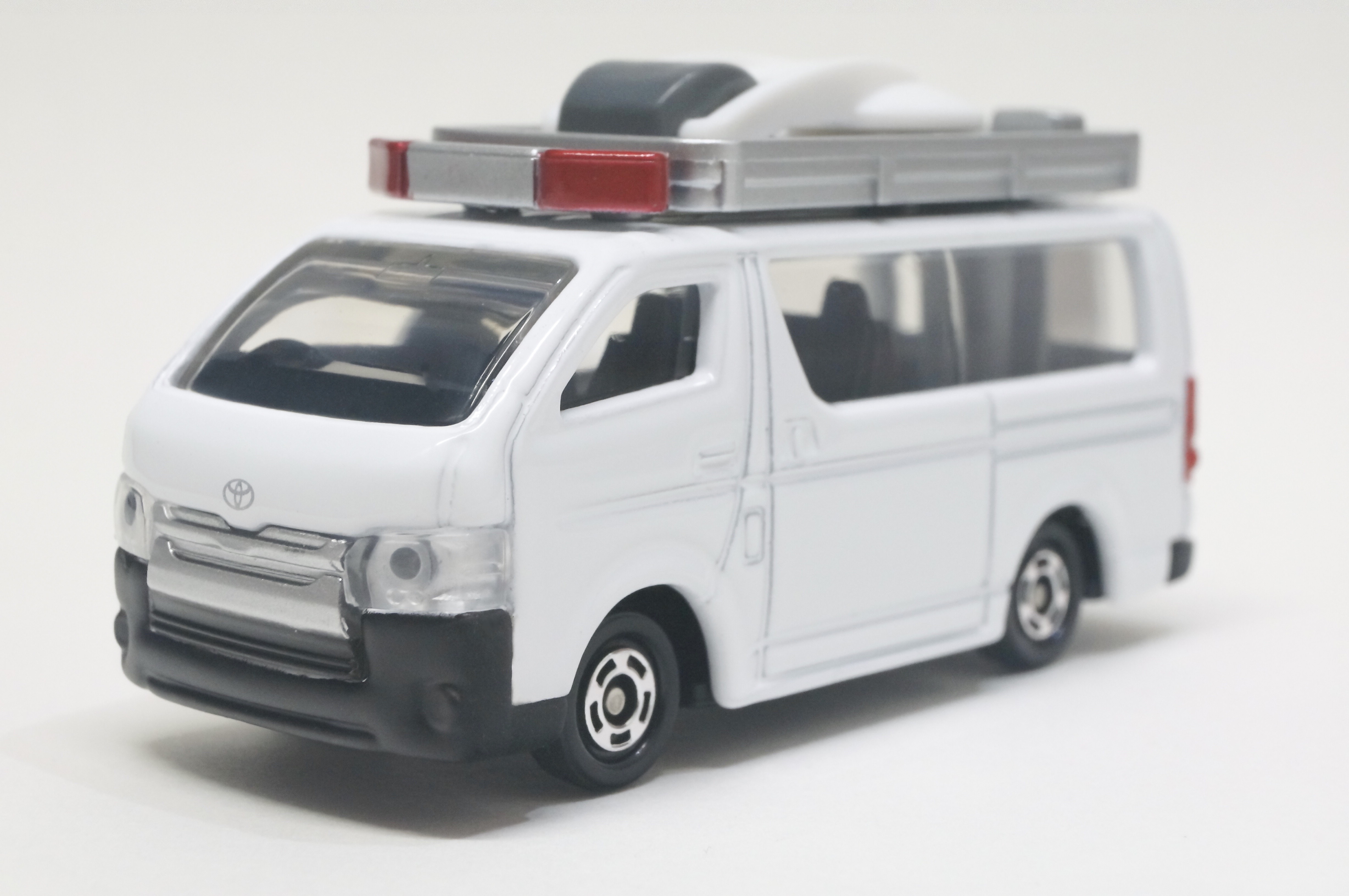 トミカ探求日記 No 107 衛星通信車 トミカ探求日記 No 107 衛星通信車