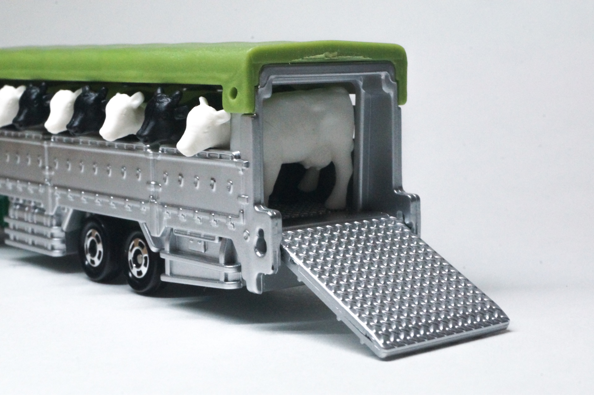 トミカ　ロング家畜運搬車　JMAC　関西ファーム　2020　非売品　未使用品 トミカ ロング家畜運搬車 JMAC 関西ファーム 2020 非売品 未使用品