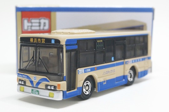 横浜市営バスオリジナル 三菱ふそう エアロスター : トミカ探求日記