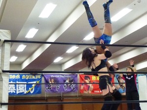 尾崎魔弓&桜花由美&雪妃魔矢 vs 加藤園子&AKINO&花月 (12)
