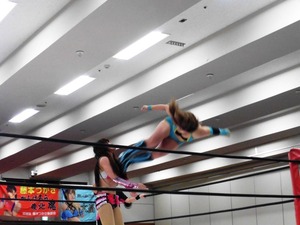 大畠美咲 vs 春日萌花 (8)