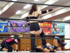 尾崎魔弓&桜花由美&雪妃魔矢 vs 加藤園子&AKINO&花月 (11)