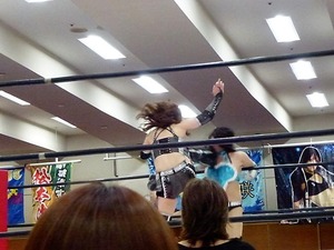 希月あおい vs 桜花由美 (9)