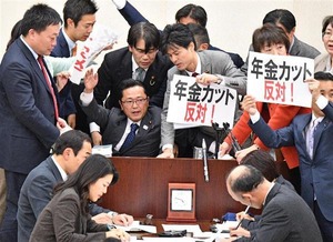 民進党 パフォーマンス