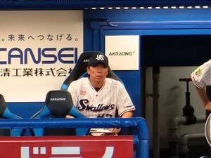 近本デッドボール時のヤクルト首脳陣 (1)