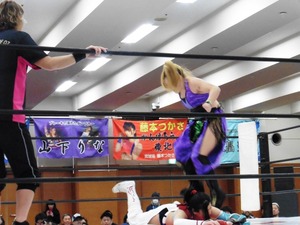 志田光 & 山下りな vs 豊田真奈美 & 希月あおい (5)