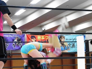 大畠美咲 vs 春日萌花 (5)