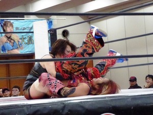 尾崎魔弓&桜花由美&雪妃魔矢 vs 加藤園子&AKINO&花月 (10)