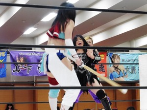 志田光 & 山下りな vs 豊田真奈美 & 希月あおい (14)