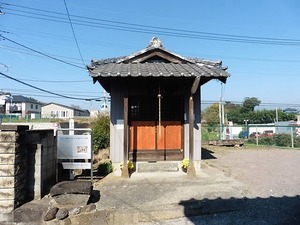 堀下の仏像群 (1)