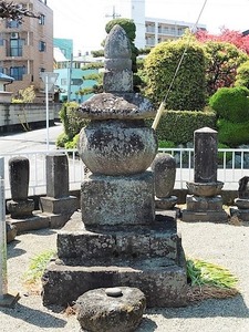 和尚塚の多宝塔、他 (2)
