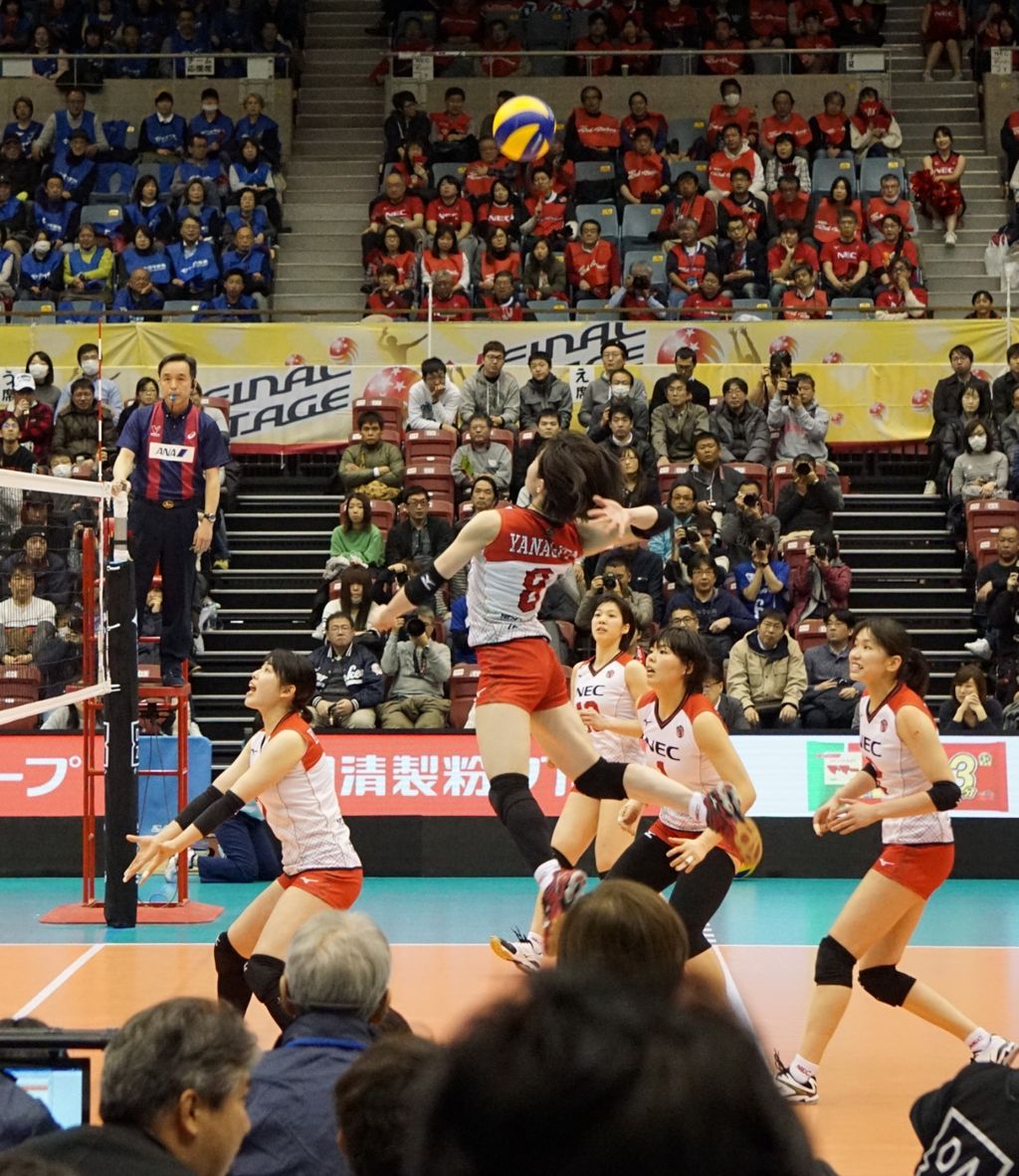 バレーボール夜話 vol 小さな大エース 日立へ 彼女はバレーボーラー