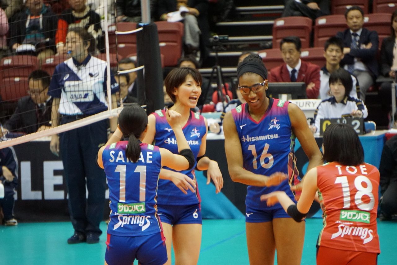 Weekly Volleyball V League 傾向と対策 V 1編 特集 内定選手 彼女はバレーボーラー