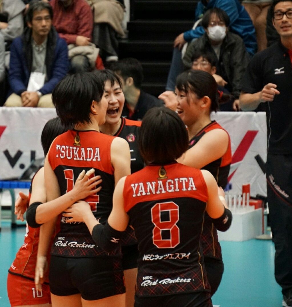 weekly volleyball 特集 体制変更 2018年 vプレミアリーグ編 彼女はバレーボーラー