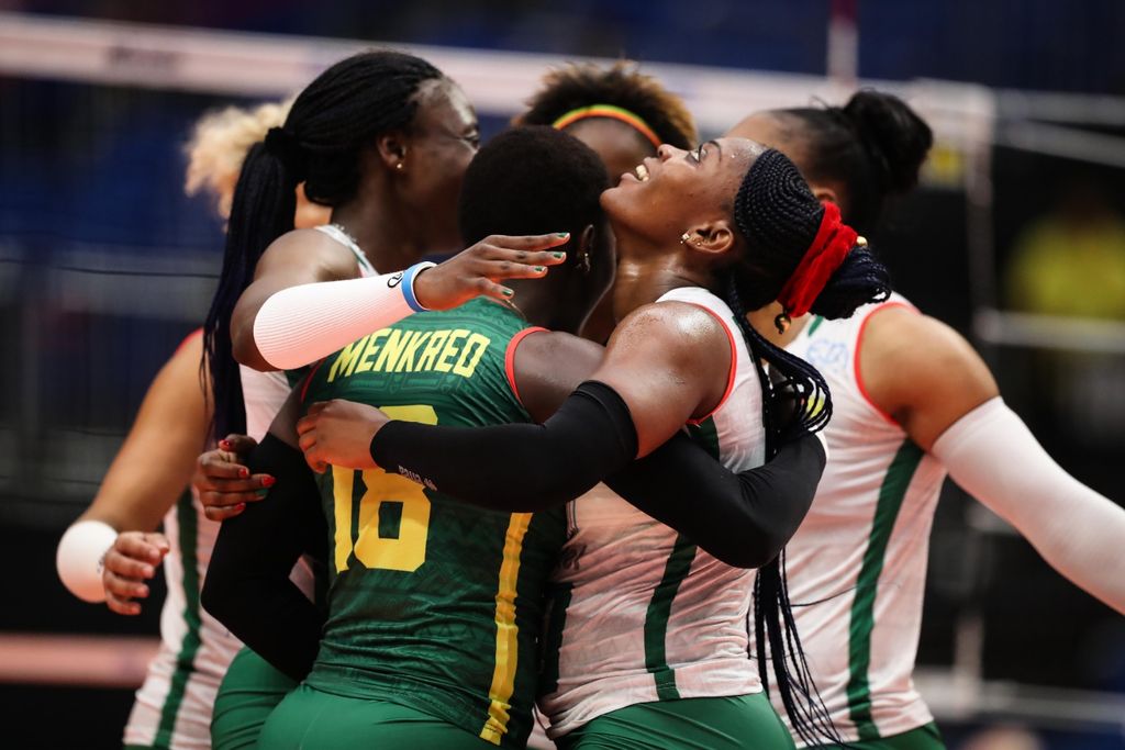 Cameroonplayerscelebrate