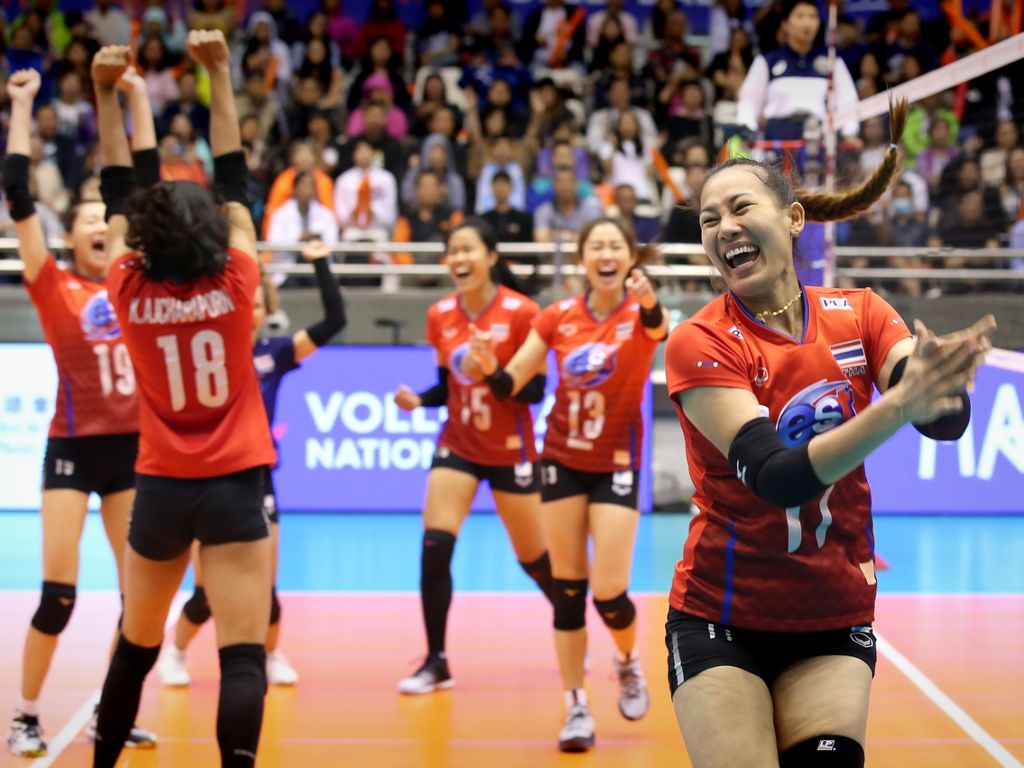 Thailandsplayerscelebrateitsvictory (1)