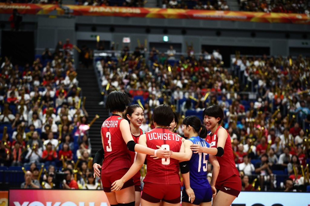 TeamJapancelebrateafterscoringapoint