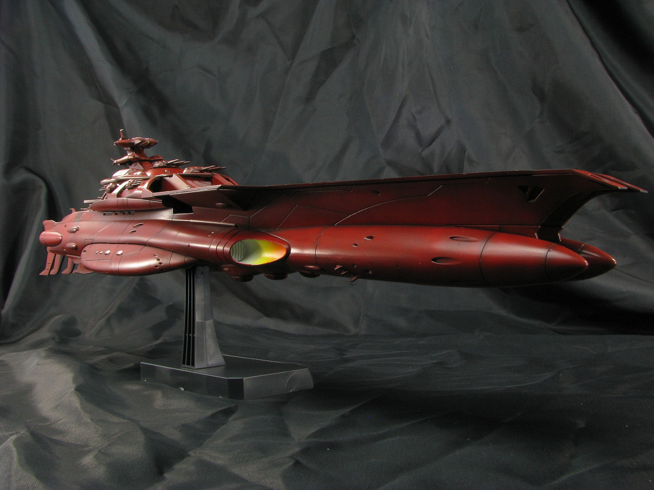 1/1000 バンダイ ゲルバデス級航宙戦闘母艦 ダロルド 完成です