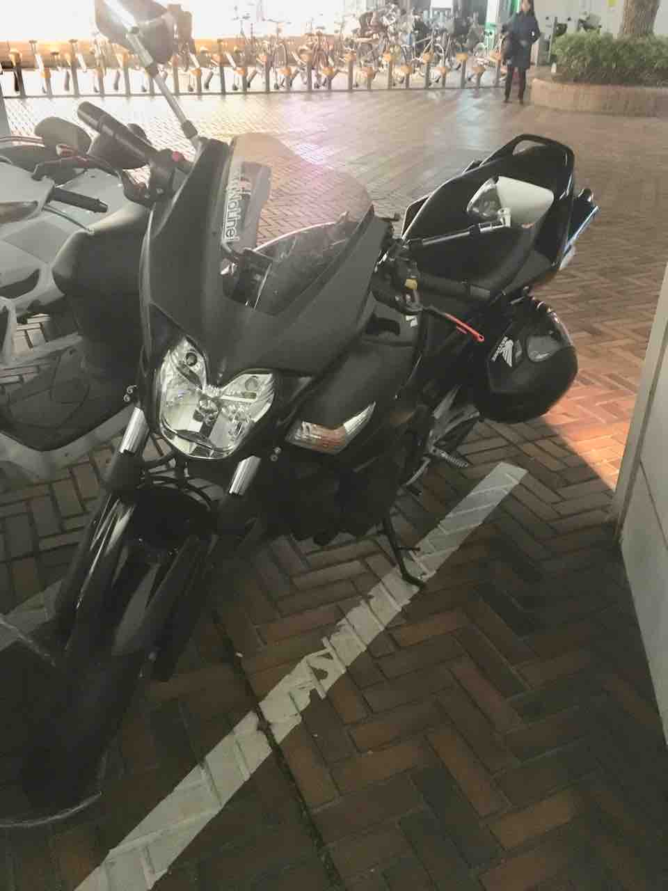 Gsr400 ヘッドライト丸目化カスタム Tihaの近況 With Gsr400