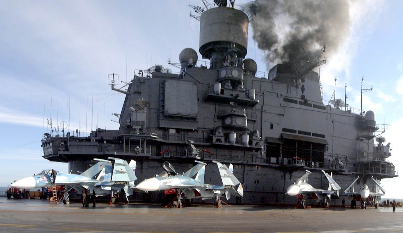 ロシア空母部隊は地中海で訓練を続行する 旧ロシア ソ連海軍報道情報管理部