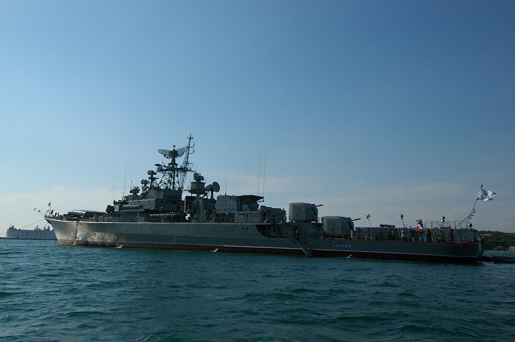 フリゲート ラードヌイ はセヴァストーポリへ帰港した 旧ロシア ソ連海軍報道情報管理部