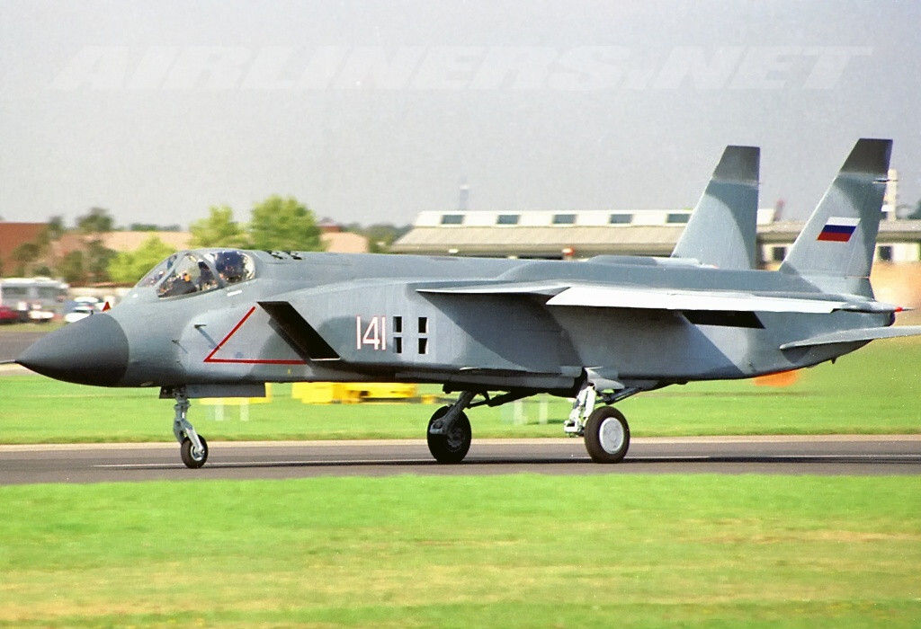 ファーンボローのyak 141 旧ロシア ソ連海軍報道情報管理部