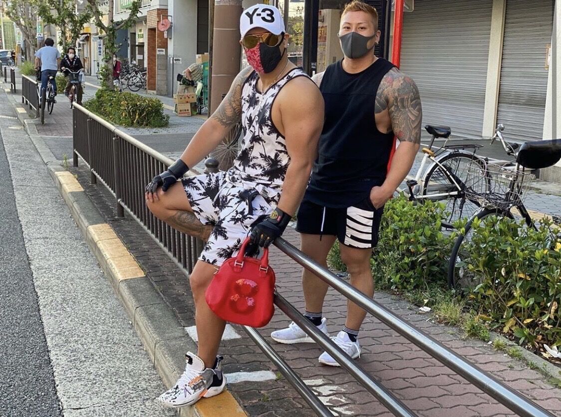 単発 このチンピラ2人と喧嘩して勝てたら100万円 まとめtok 単発 このチンピラ2人と喧嘩して勝てたら100万円 まとめtok