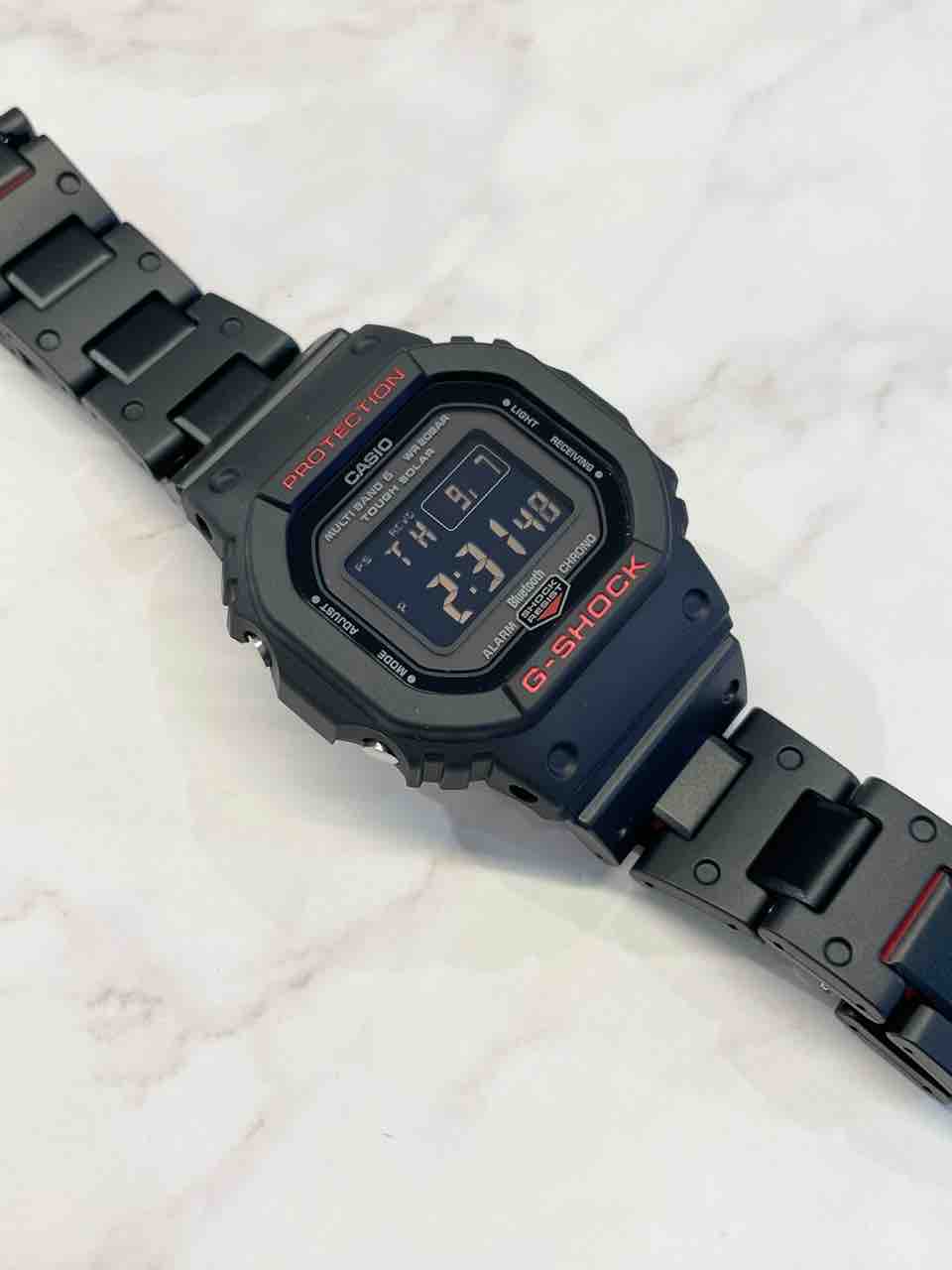 G-SHOCK】進化し続けるスクエアデザイン【GW-B5600HR-1JF】 : タイムズ