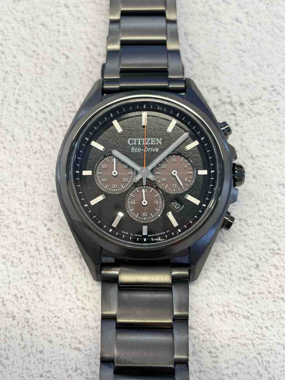 CITIZEN】強い意志を体現したアクティブなブラックチタンモデル