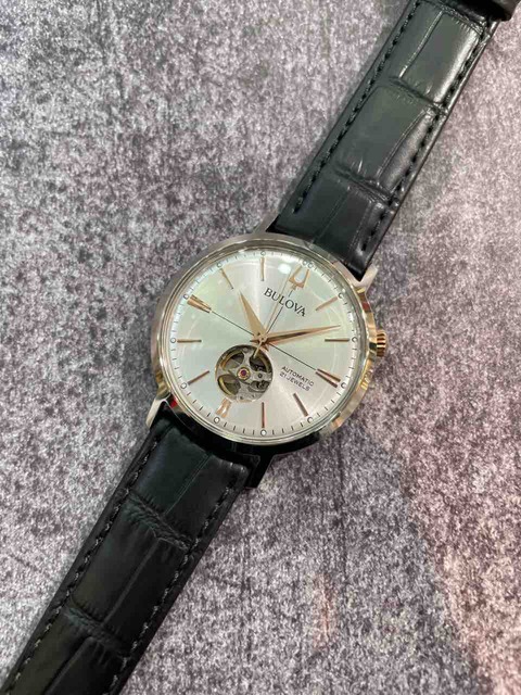 極美品✨ BULOVA ブローバ アキュトロン オープンハート 裏スケ 自動巻き