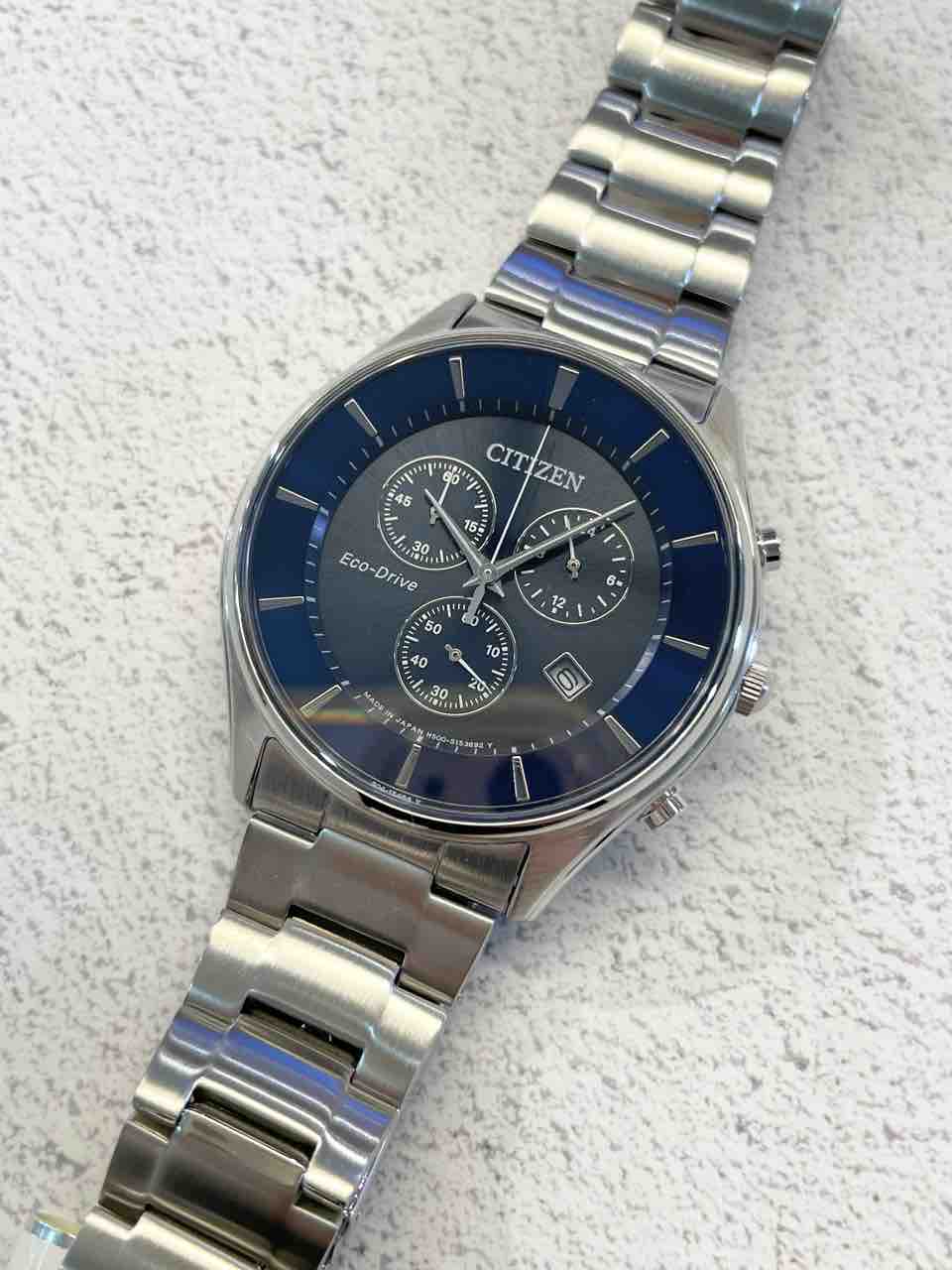 CITIZEN】オンオフ問わず使える薄型クロノグラフ【AT2360-59L