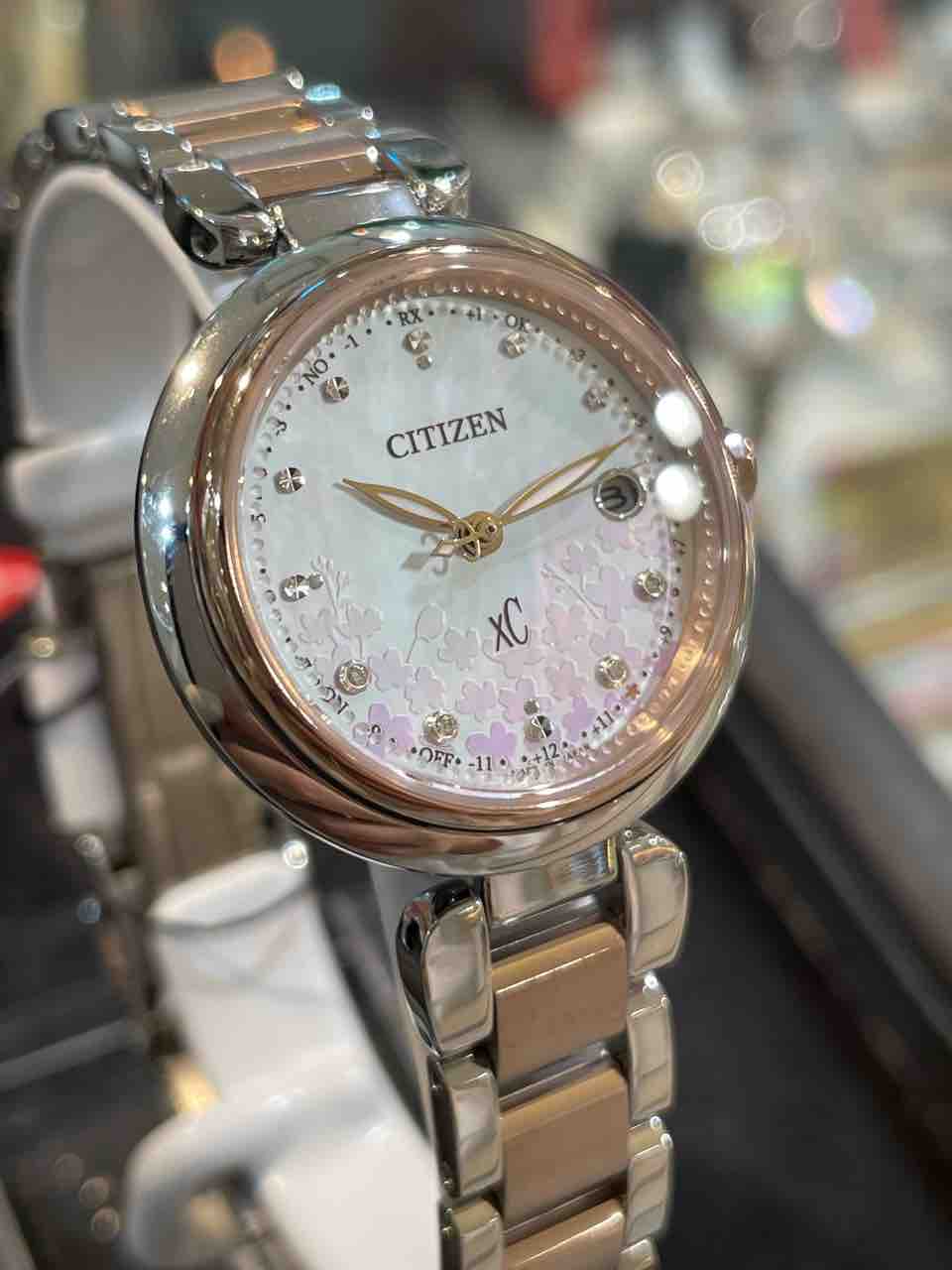 CITIZEN】xC25周年記念モデル【ES9445-65W/ES9465-68W】 : タイムズ