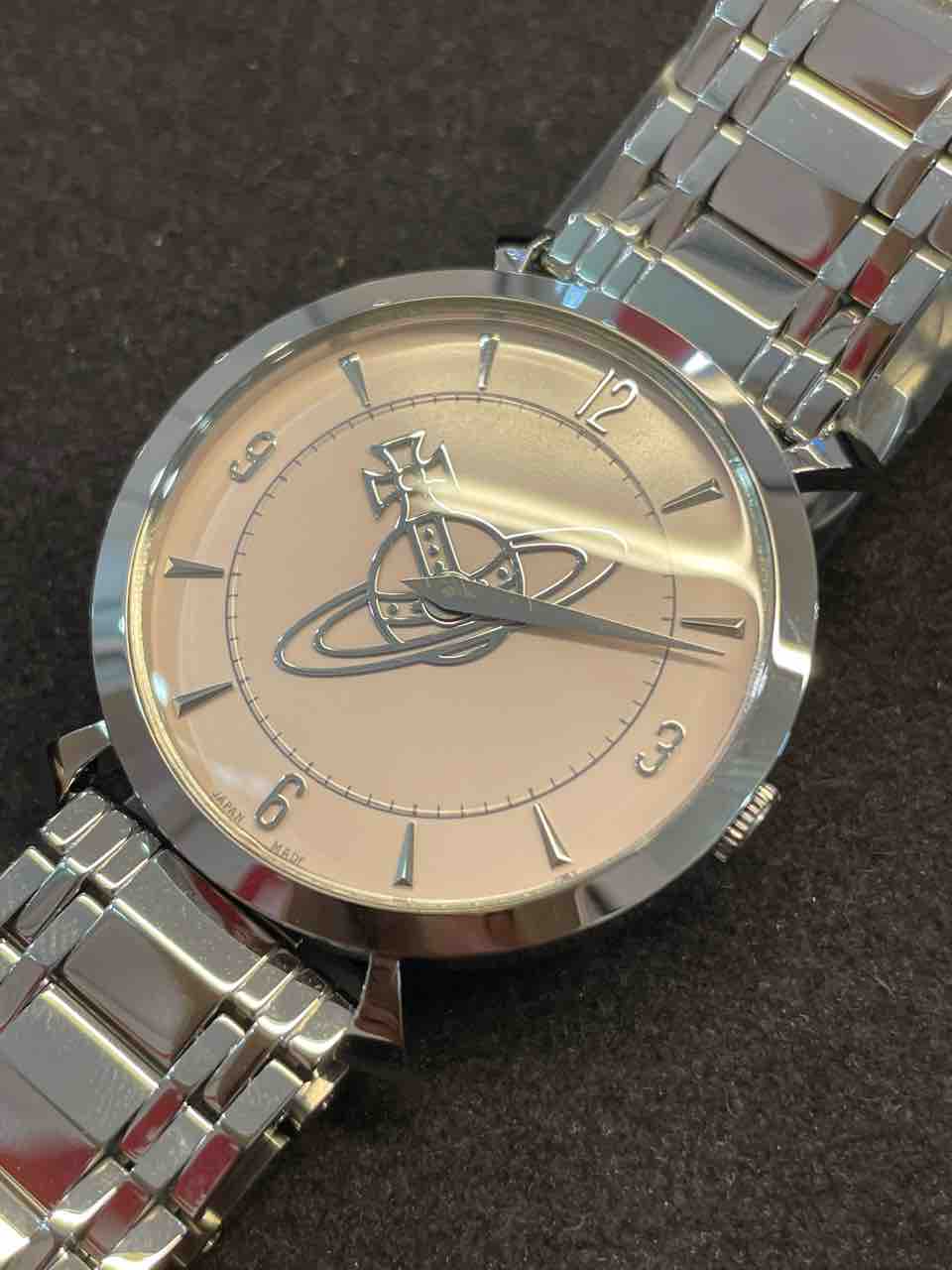 ヴィヴィアンウエストウッド時計VW7043-B45 ヴィヴィアンウエストウッド時計VW7043-B45 Amazon.co.jp