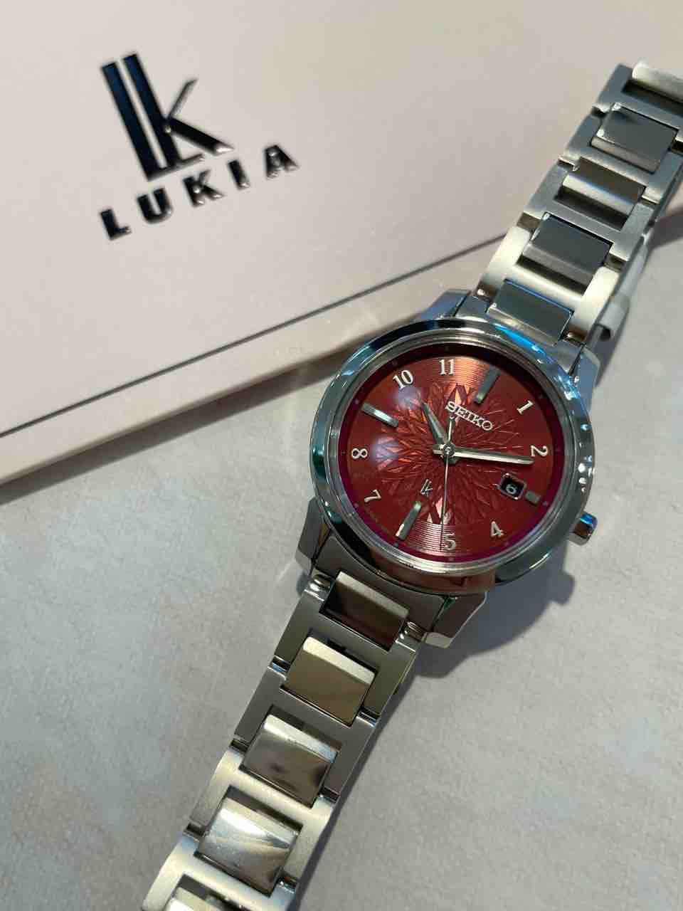 SEIKO】情熱をイメージした赤パターンダイヤル！ルキア