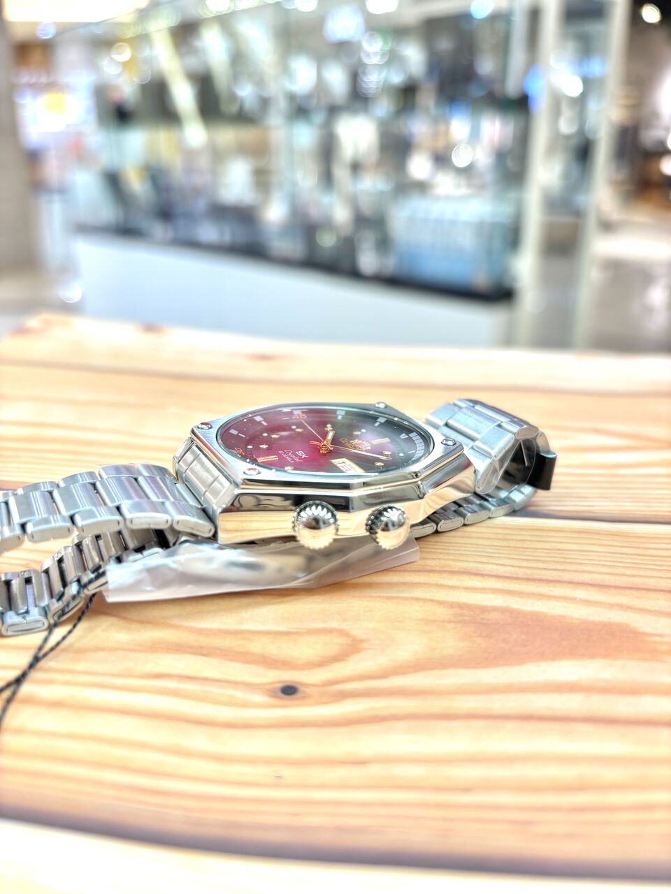 独特の雰囲気を持つ「ORIENT SK」 : タイムズギア あべのキューズ