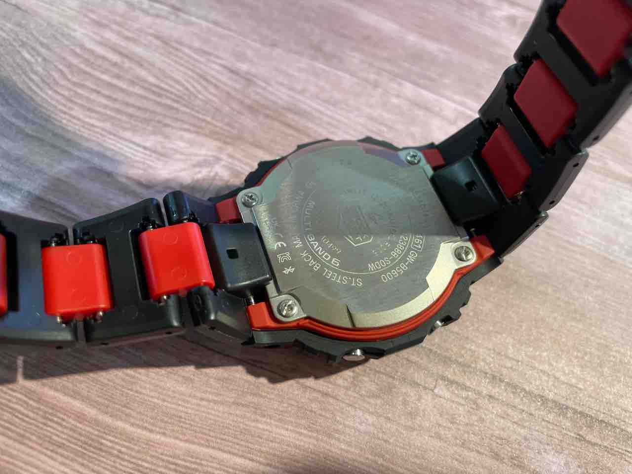 G-SHOCK】赤と黒の王道の組み合わせがカッコいい!【GW-B5600HR G-SHOCK】赤と黒の王道の組み合わせがカッコいい!【GW-B5600HR