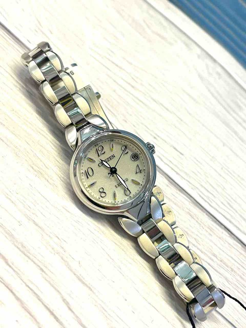 CITIZEN】上品なデザインが魅力。電波ソーラー時計【ES8040-54A 