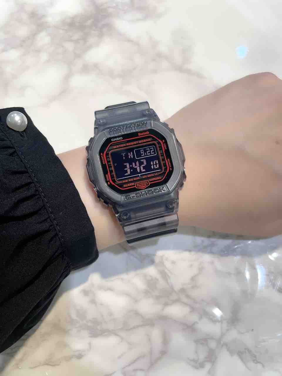 G-SHOCK】9/23発売の新作入荷！スケルトングラデーション！【DW-B5600G