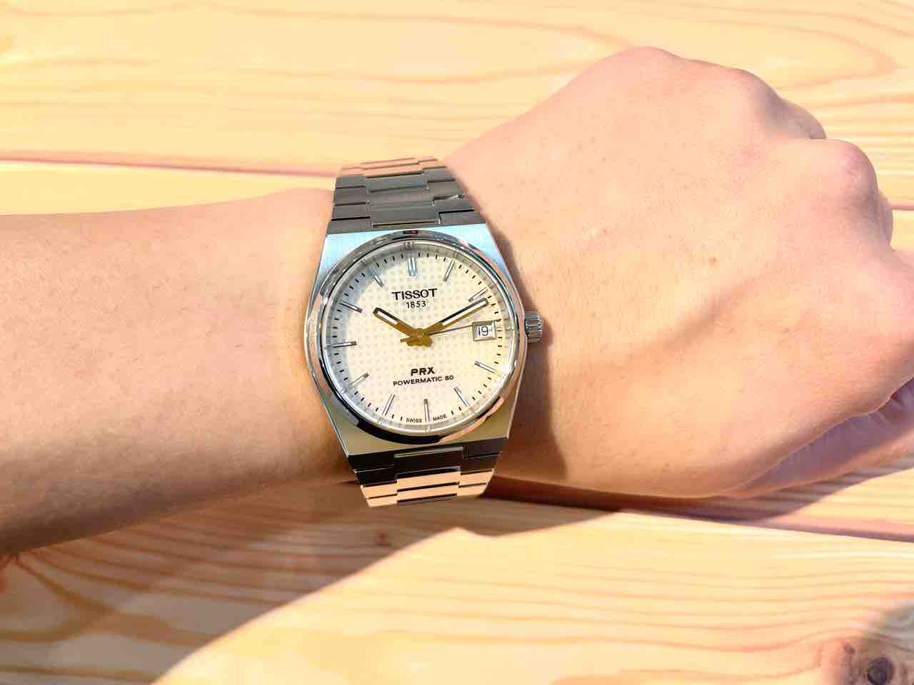 Tissot 腕時計 T137.207.11.111.00 ホワイト TISSOTクラシックな魅力とモダンな洗練が見事に融合した一本T137